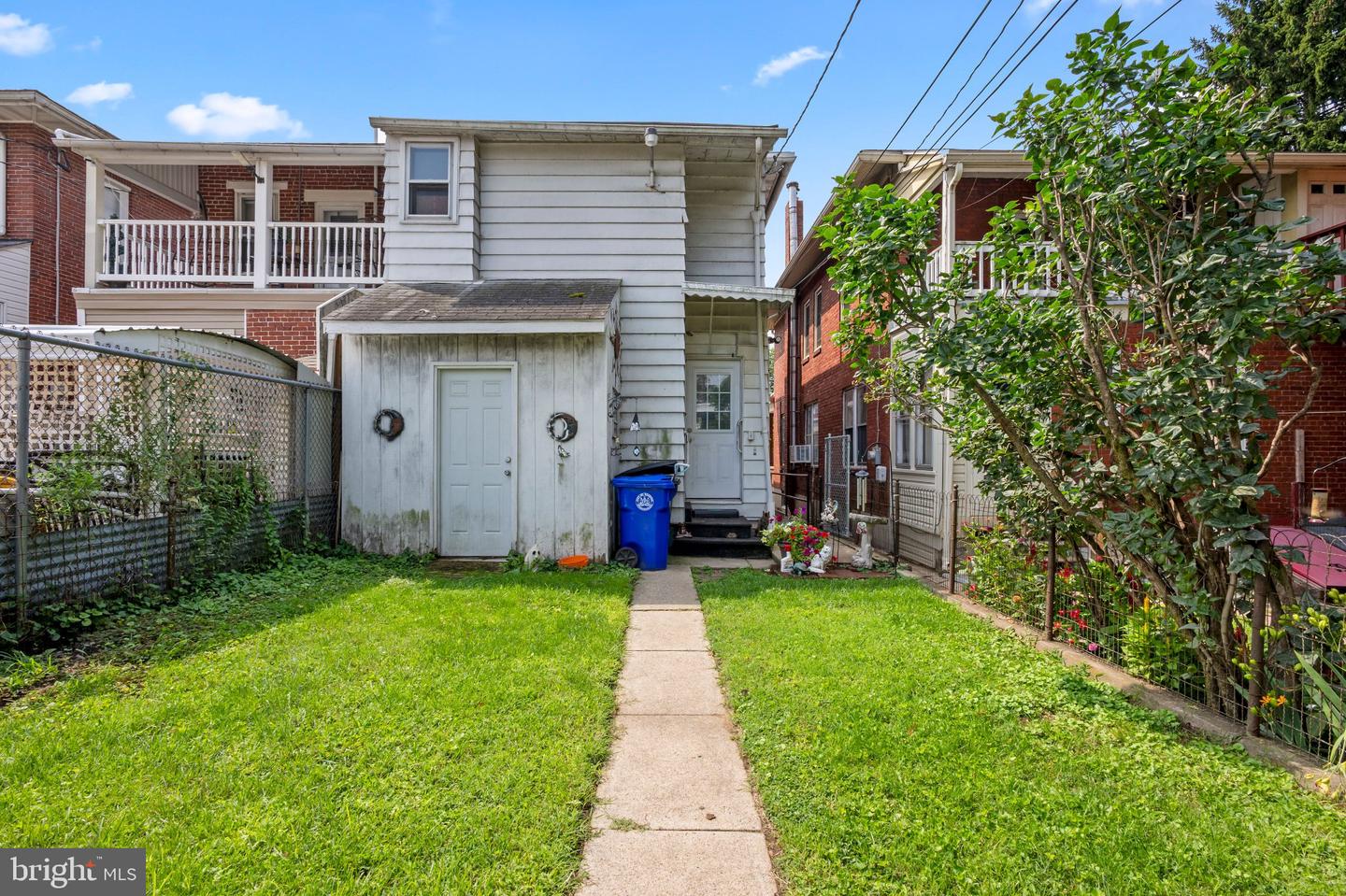 25 Arlington St Property Photo 10