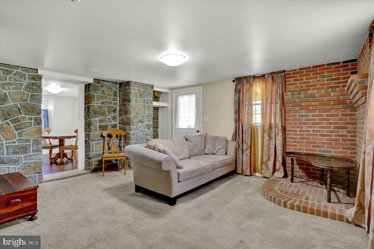 739 Boar Rd Property Photo 72