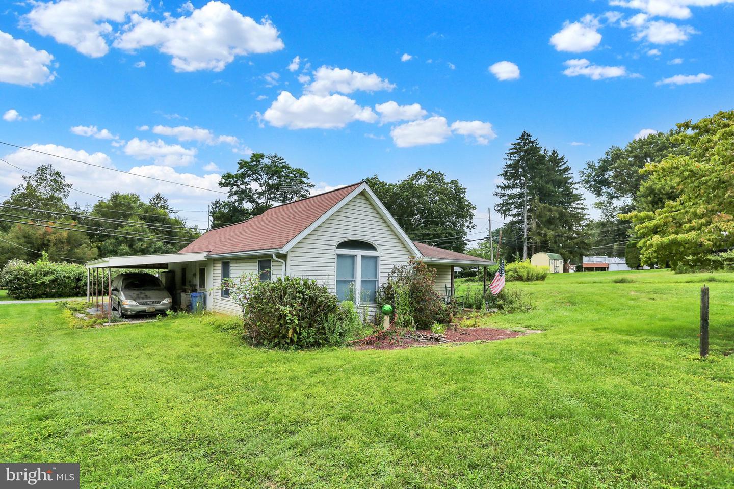 3420 Stoudts Ferry Bridge Rd Property Photo 4