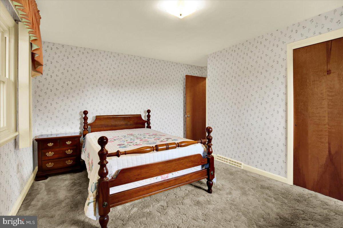 240 Walters Ave Property Photo 12