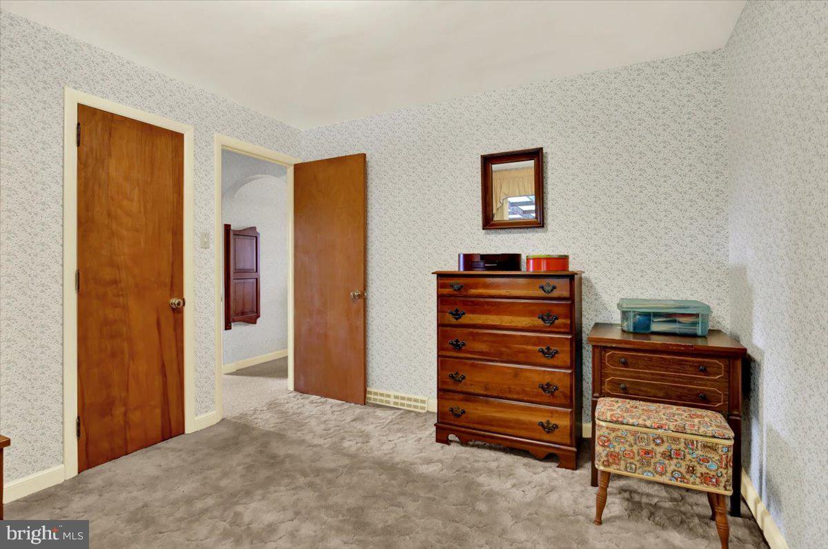 240 Walters Ave Property Photo 14