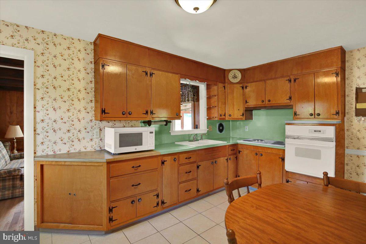 240 Walters Ave Property Photo 21
