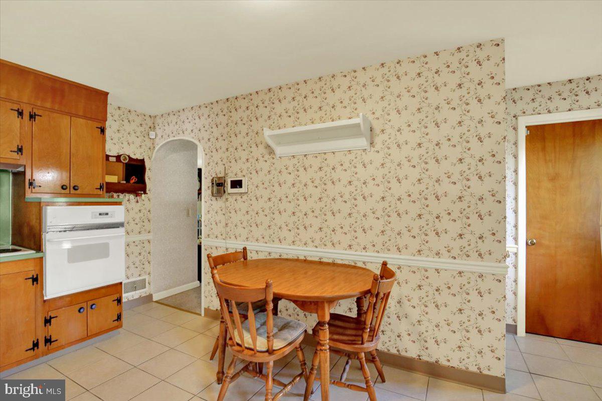 240 Walters Ave Property Photo 22