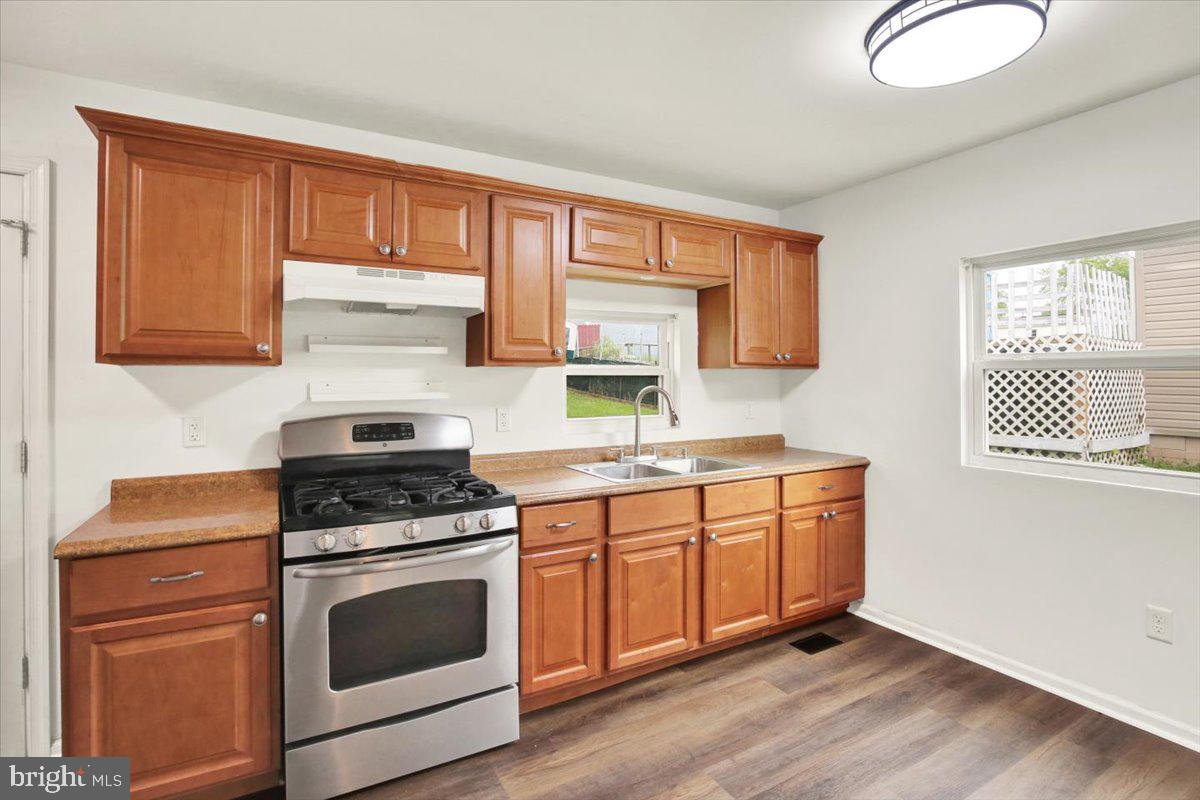 1257 Dauphin Pl Property Photo 7