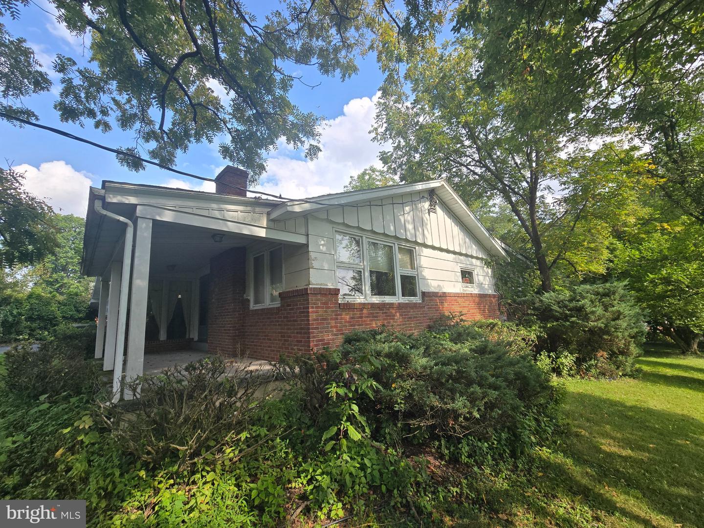 820 Birch St Property Photo 1