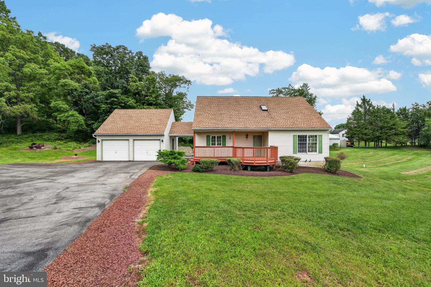 5039 Valley View Rd Property Photo 1
