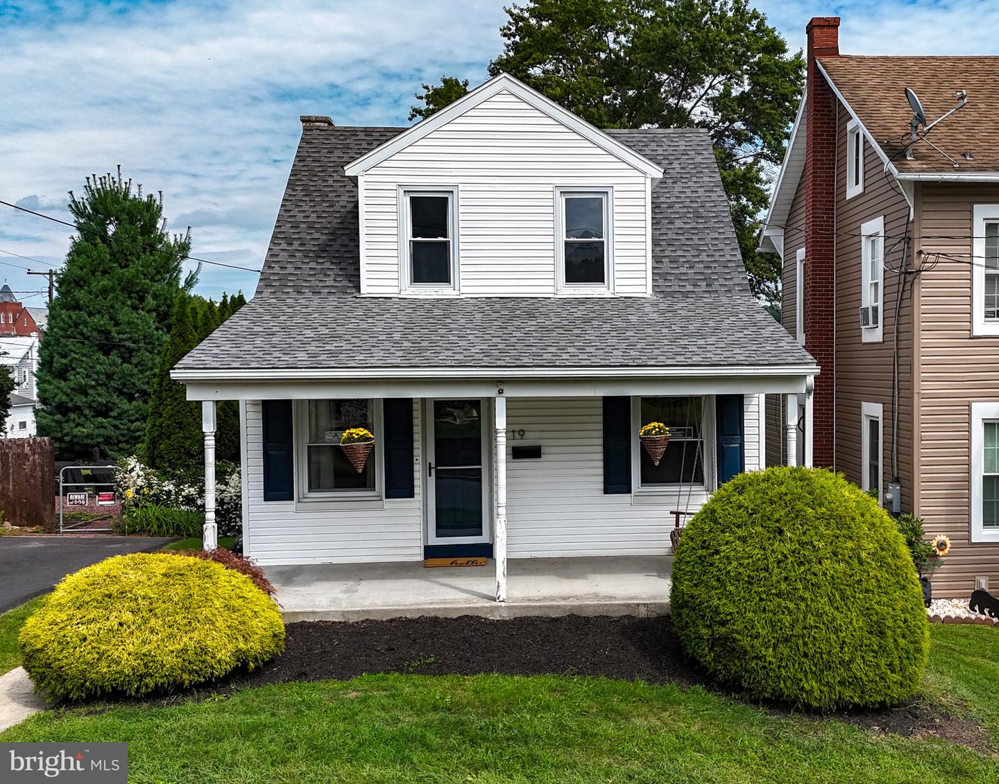 19 Maple Property Photo 1