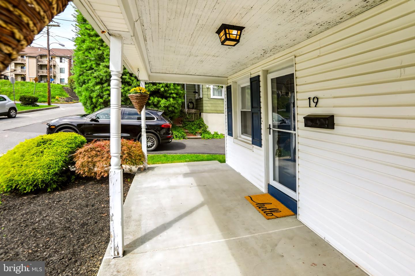 19 Maple Property Photo 3