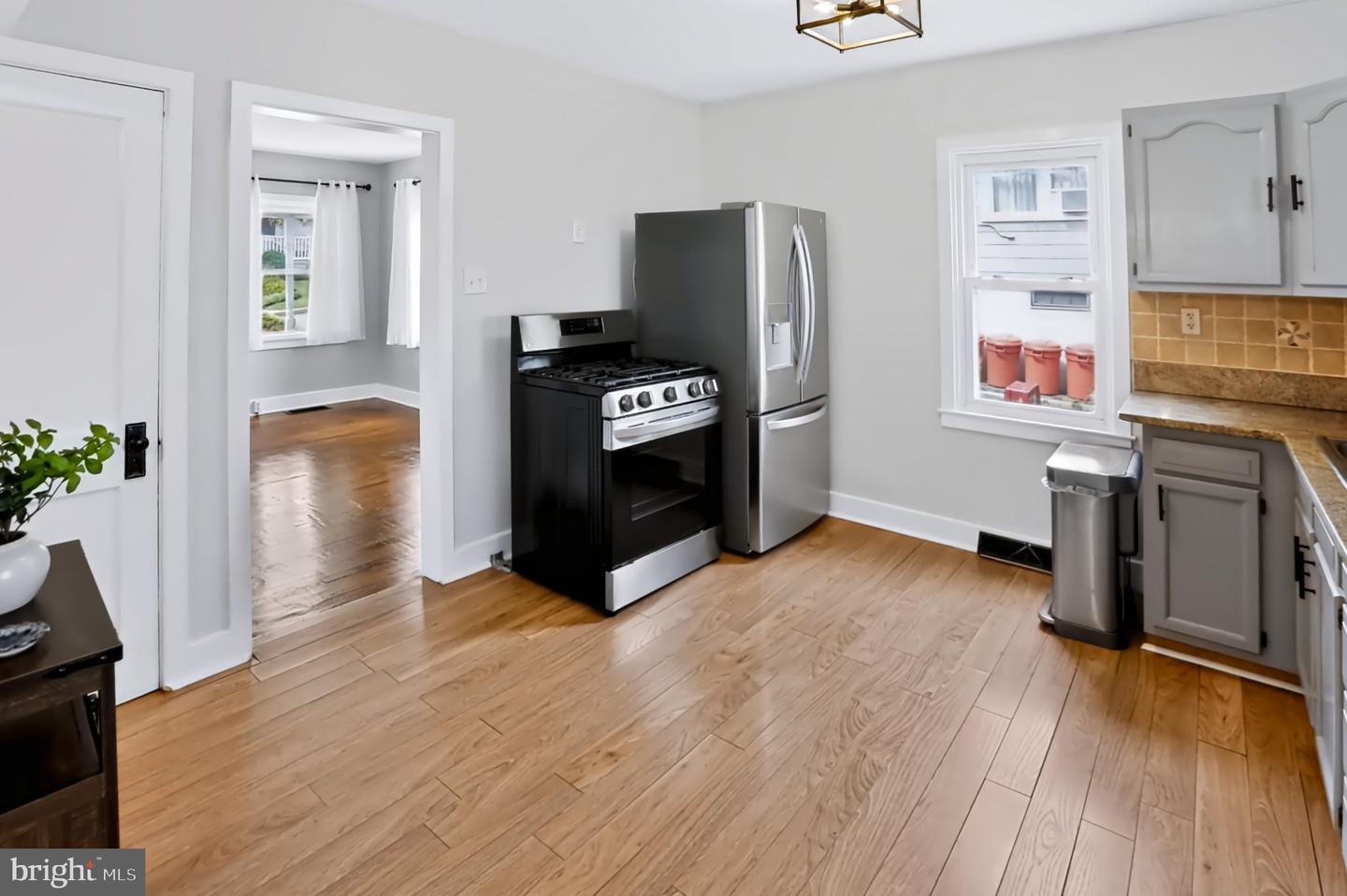 19 Maple Property Photo 7