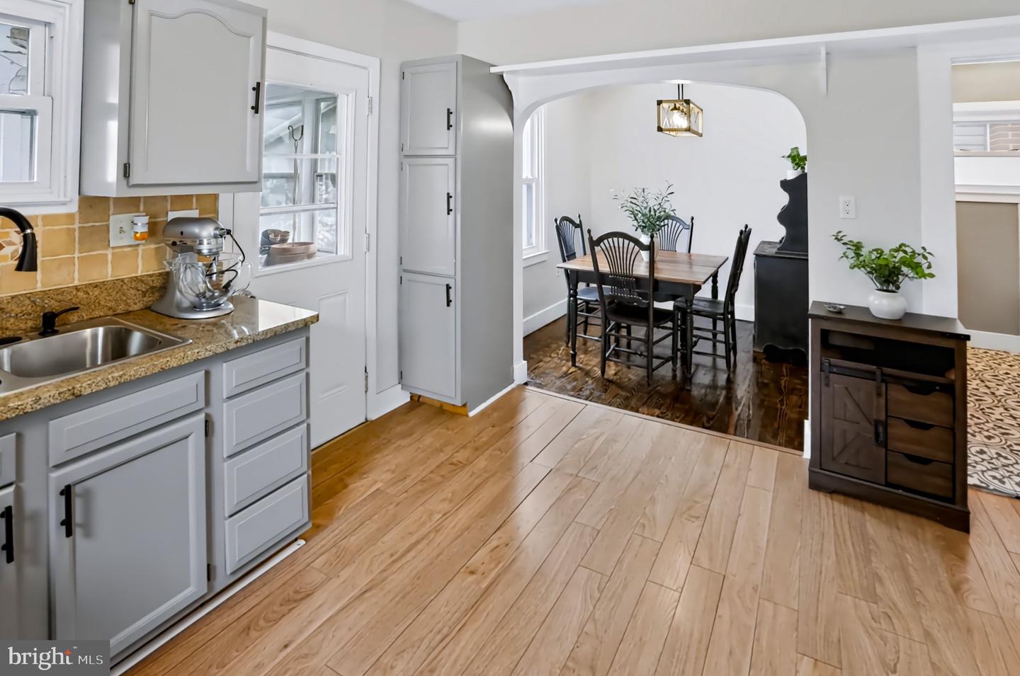 19 Maple Property Photo 9