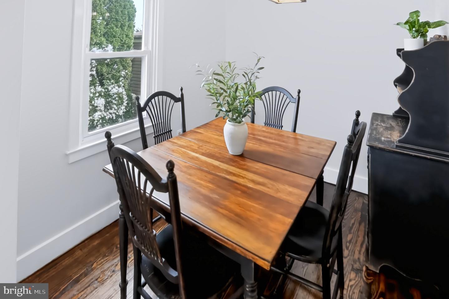 19 Maple Property Photo 10