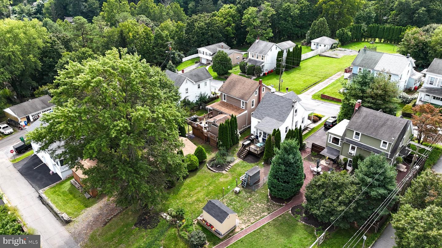 19 Maple Property Photo 31