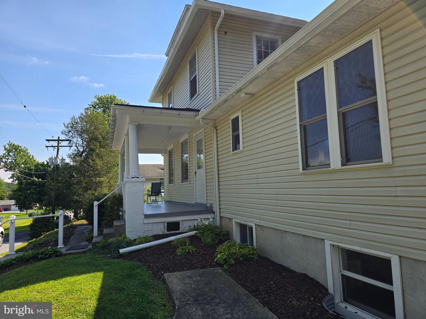 26 Clayton Ave Property Photo 5