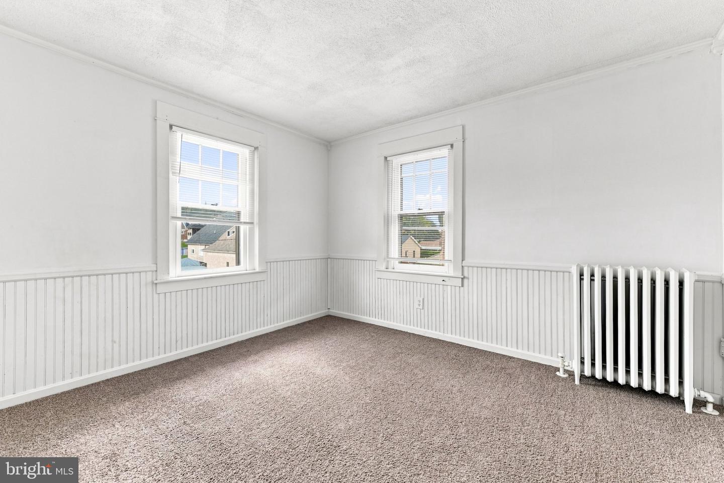 114 E Smith St Property Photo 23
