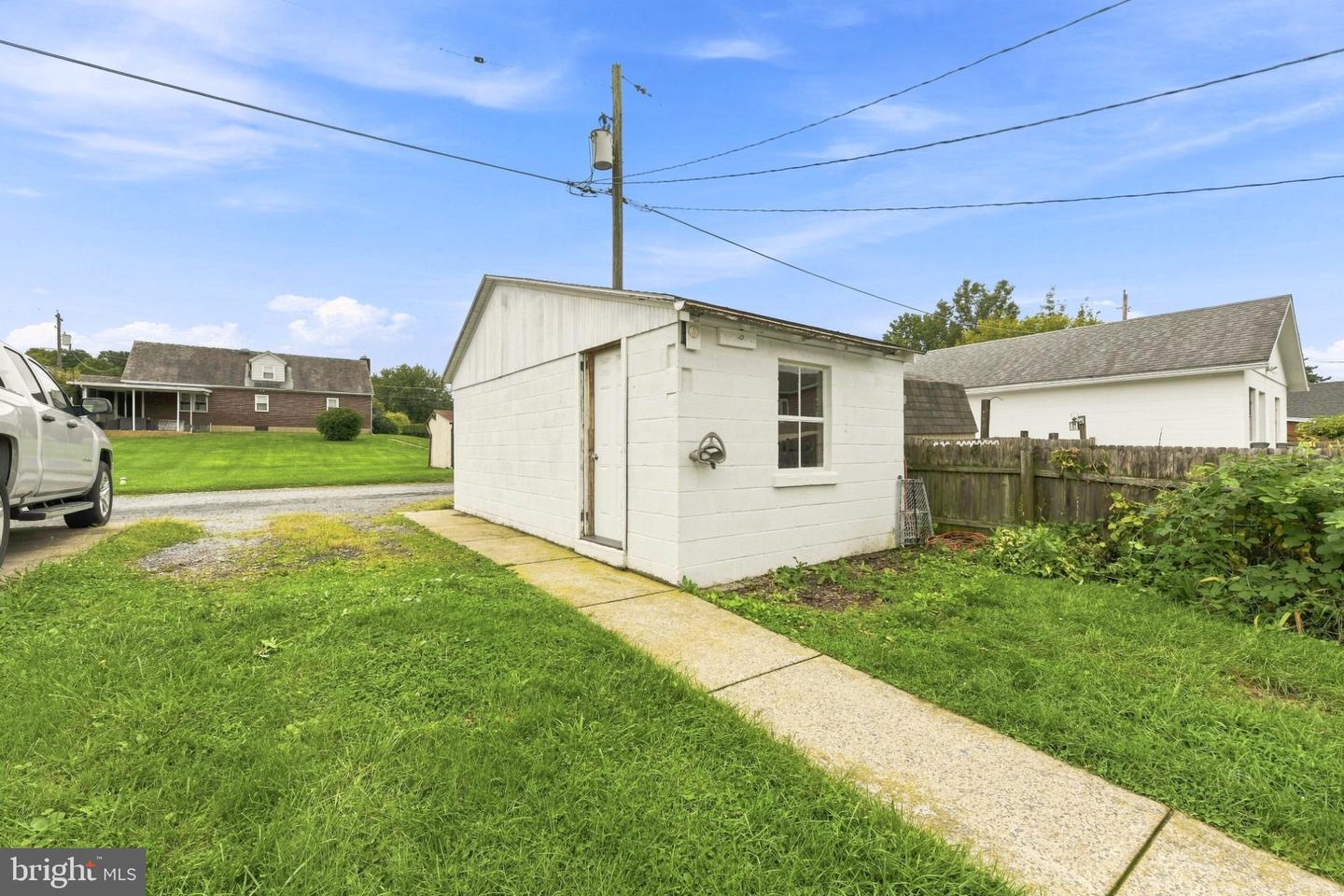 114 E Smith St Property Photo 36