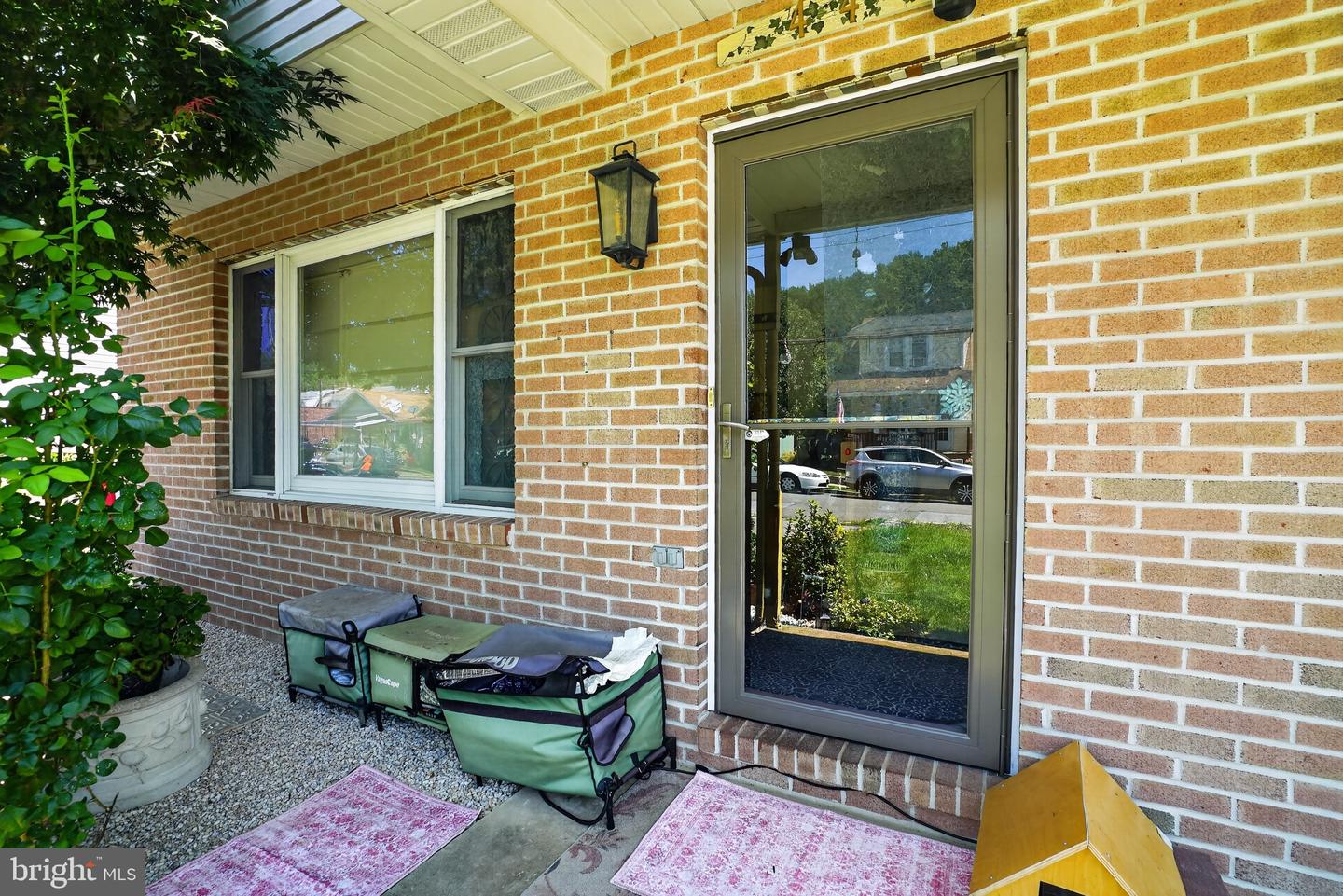 44 Aldine Ave Property Photo 3