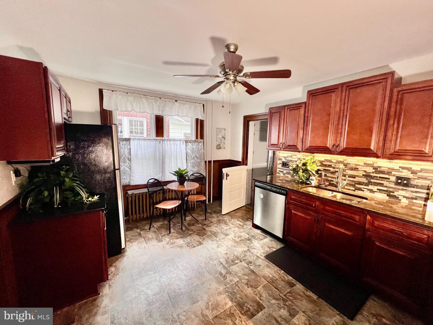 20 Intervilla Ave Property Photo 5