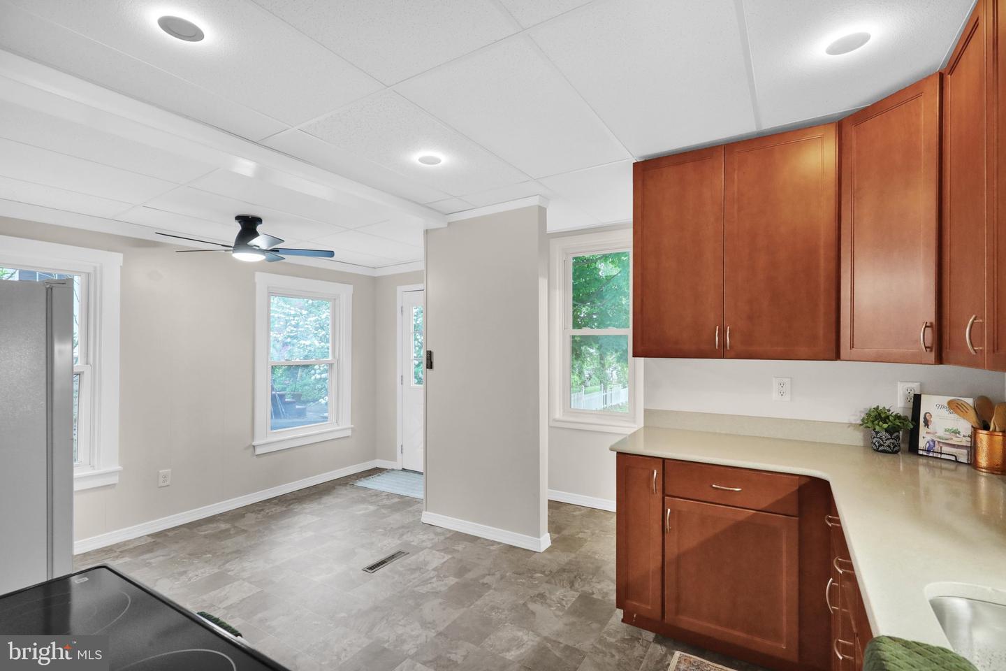 36 S Miller St Property Photo 11