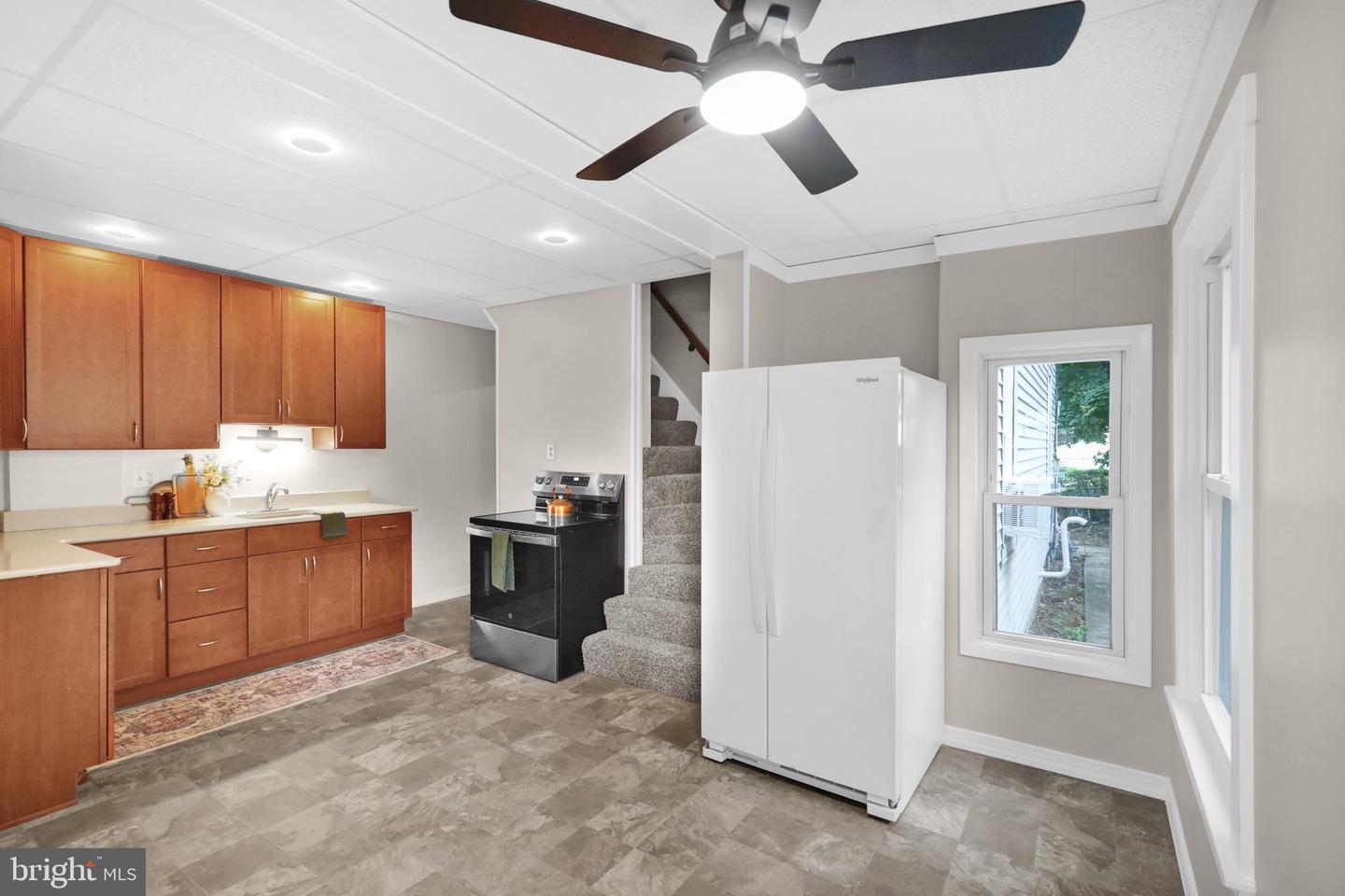 36 S Miller St Property Photo 16