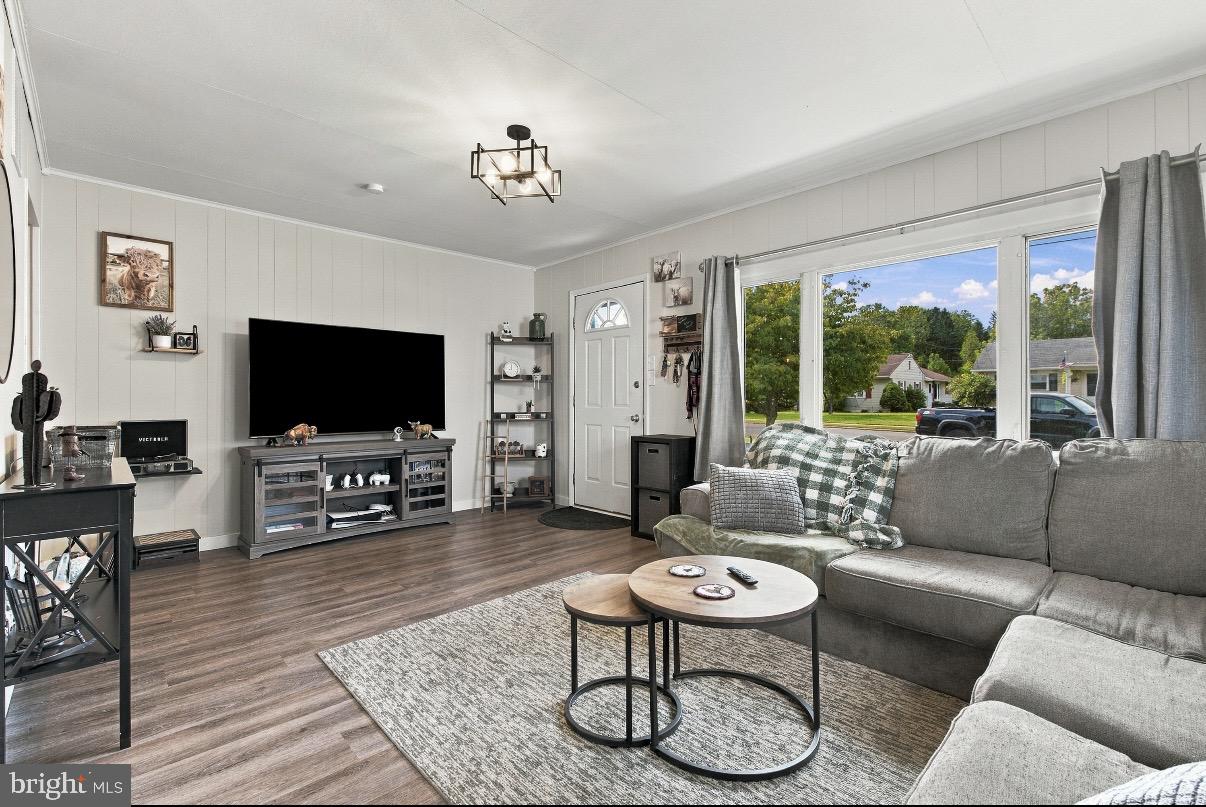 PABK2077670 Property Photo 3