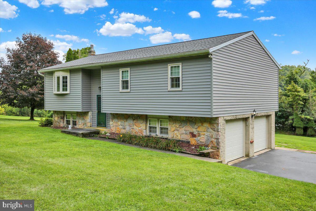 23 Pleva Dr Property Photo 2