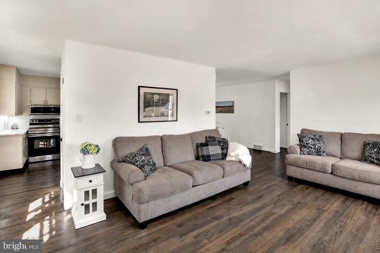 508 S Sterley St Property Photo 4