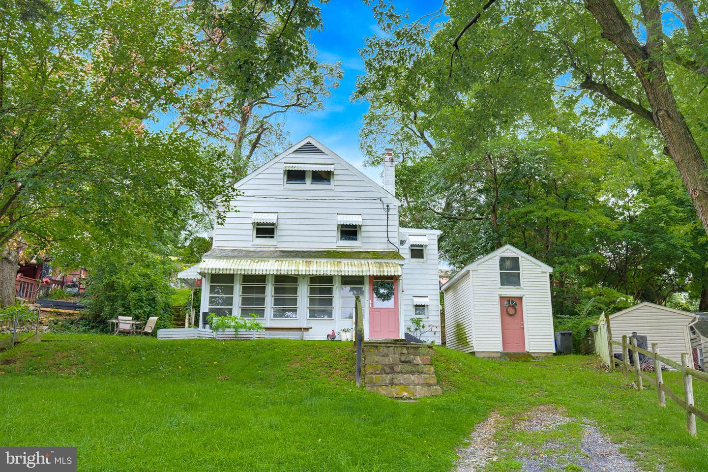 109 Ridge St Property Photo 2