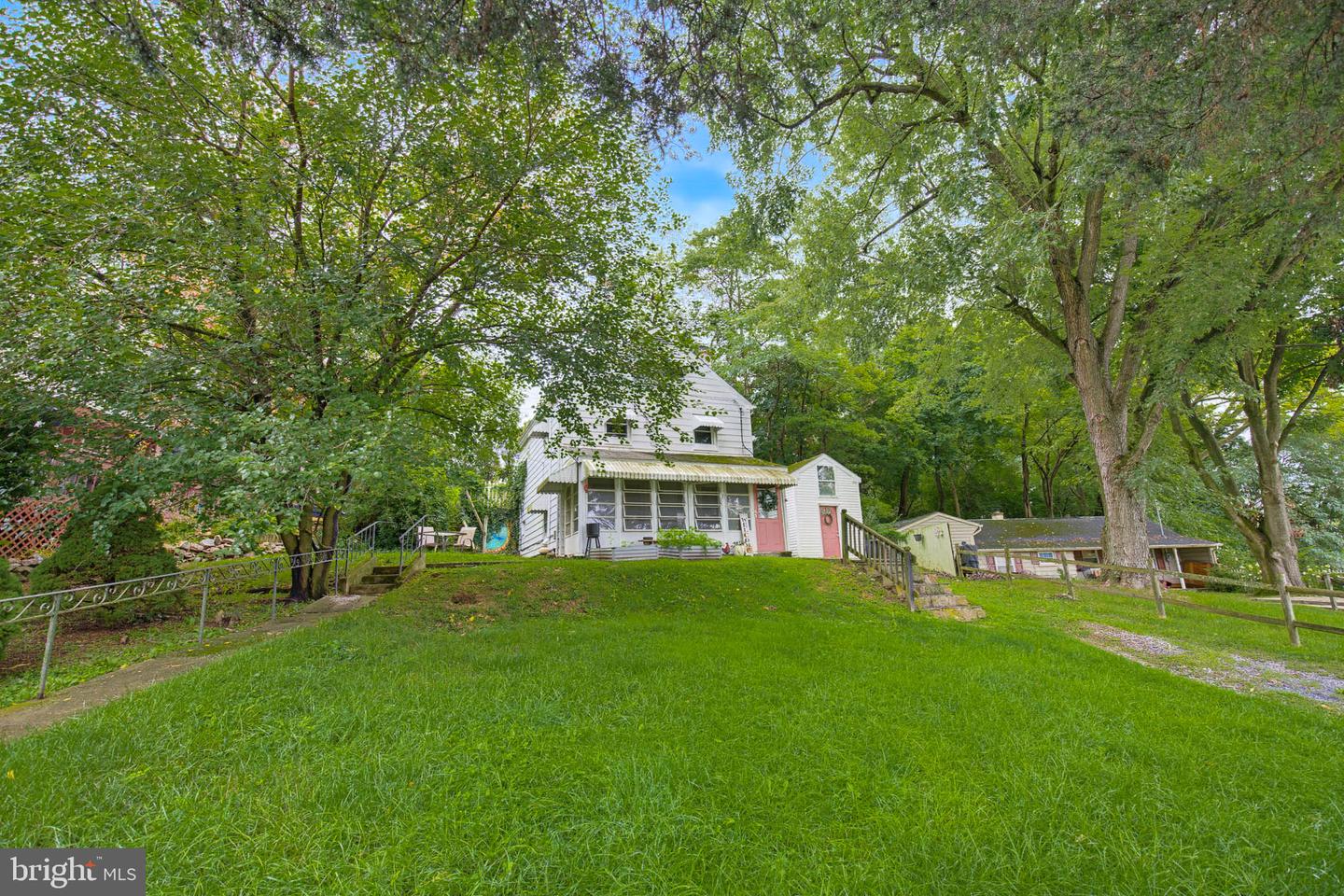 109 Ridge St Property Photo 4