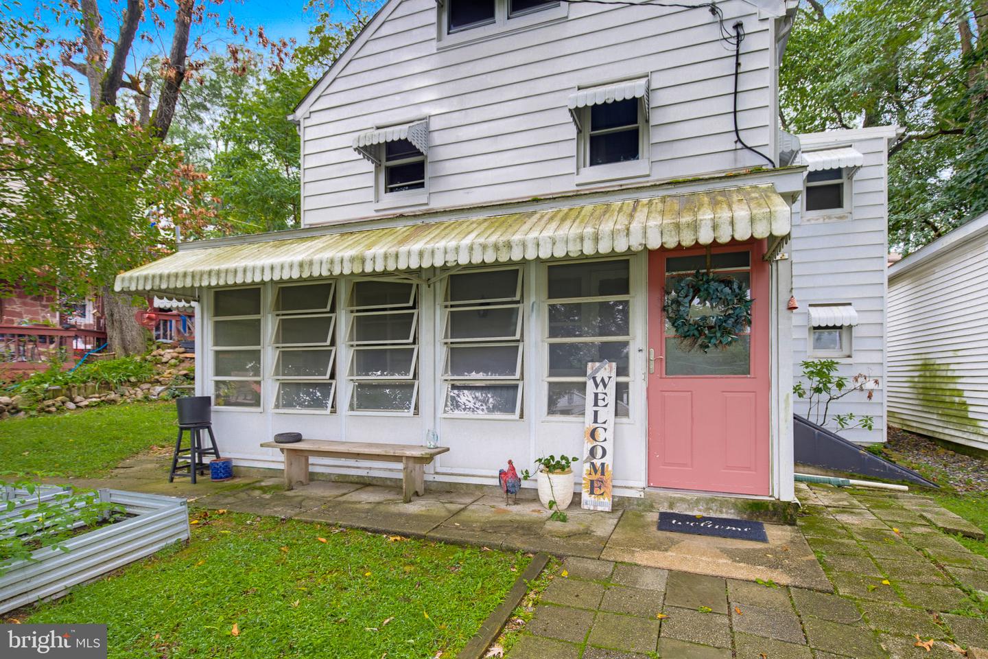109 Ridge St Property Photo 7