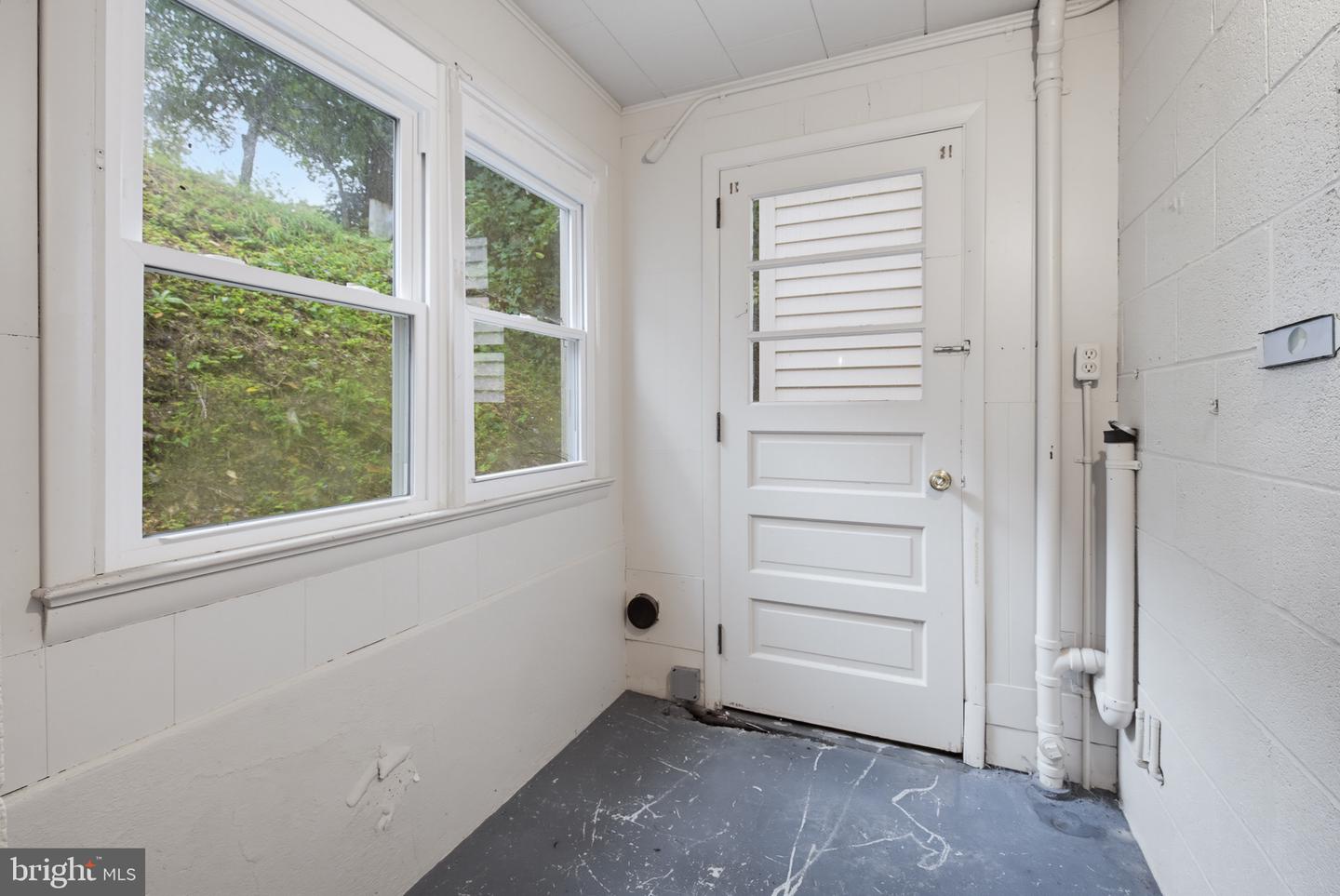 109 Ridge St Property Photo 36
