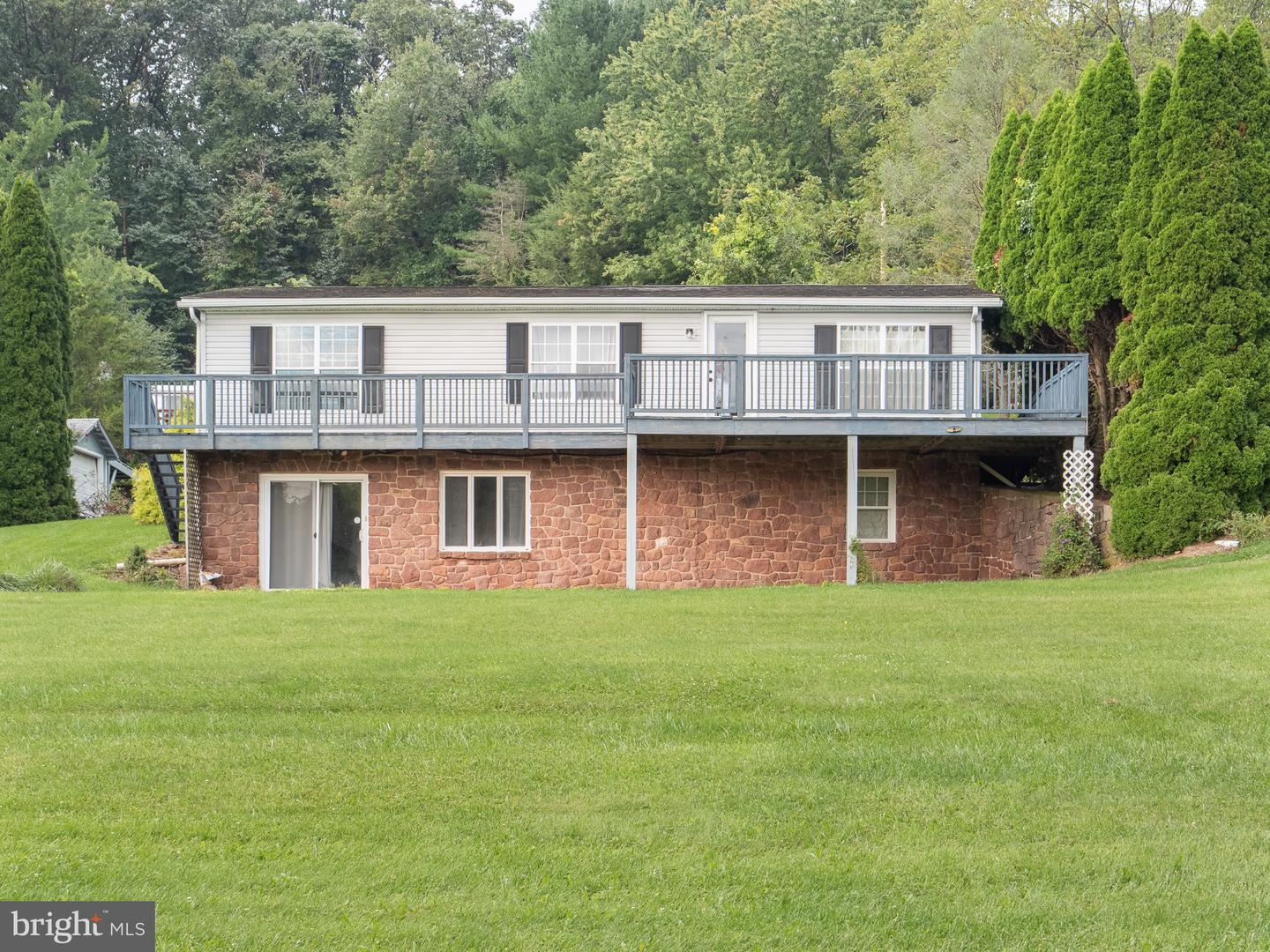 4689 Morgantown Road Property Photo 1