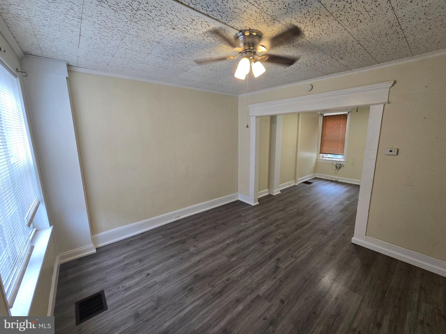 330 Moss St Property Photo 2