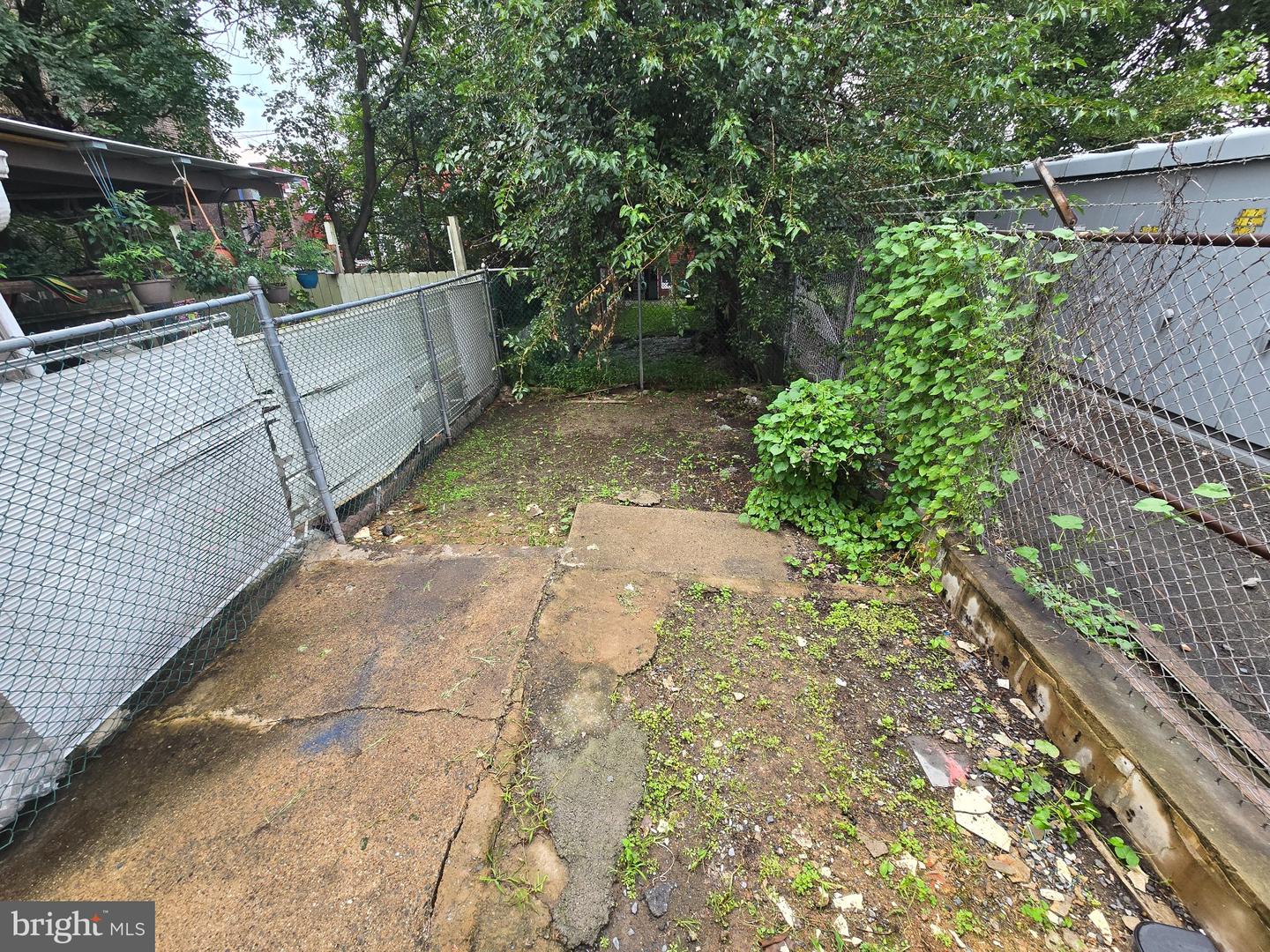 330 Moss St Property Photo 17