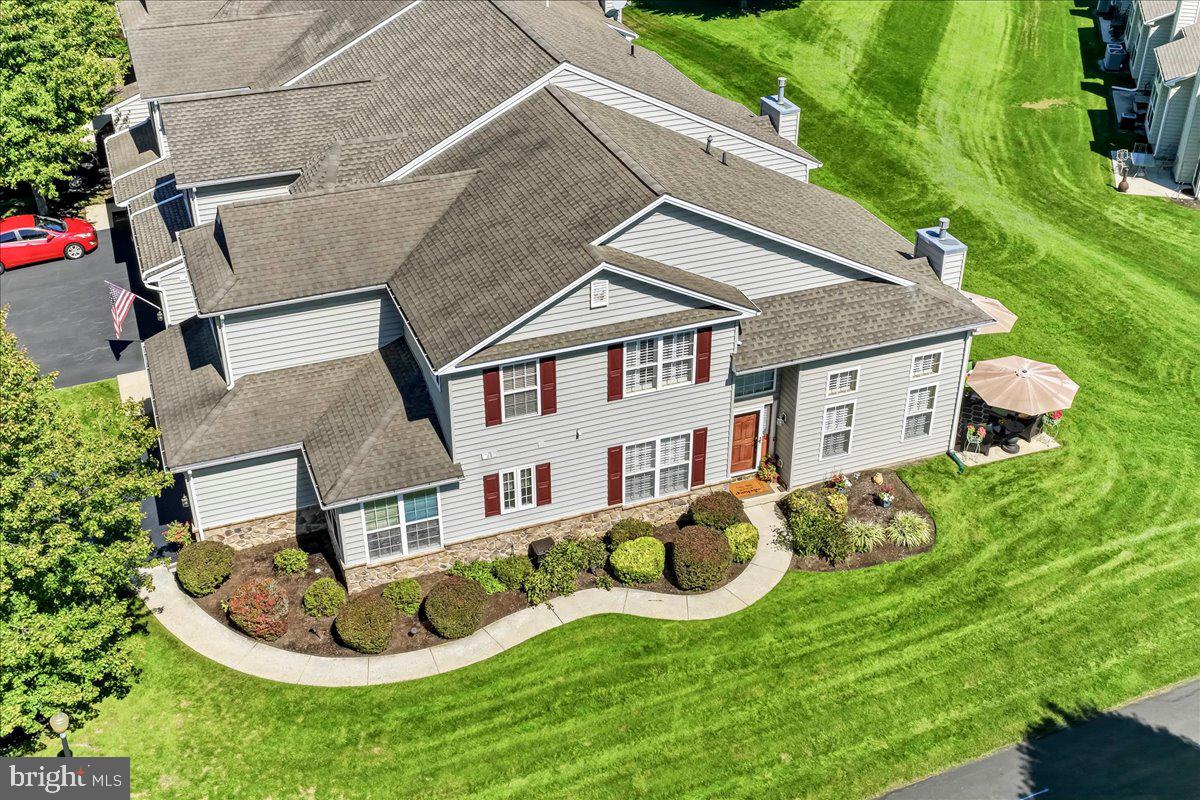 1534 LEXINGTON WAY