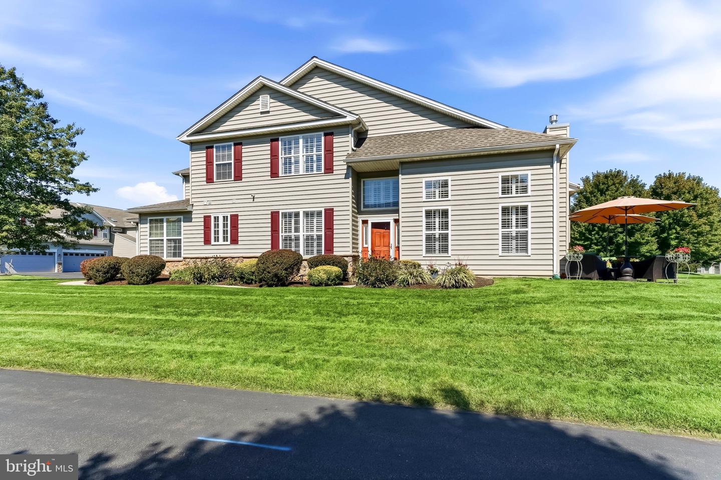 1534 Lexington Way Property Photo 2