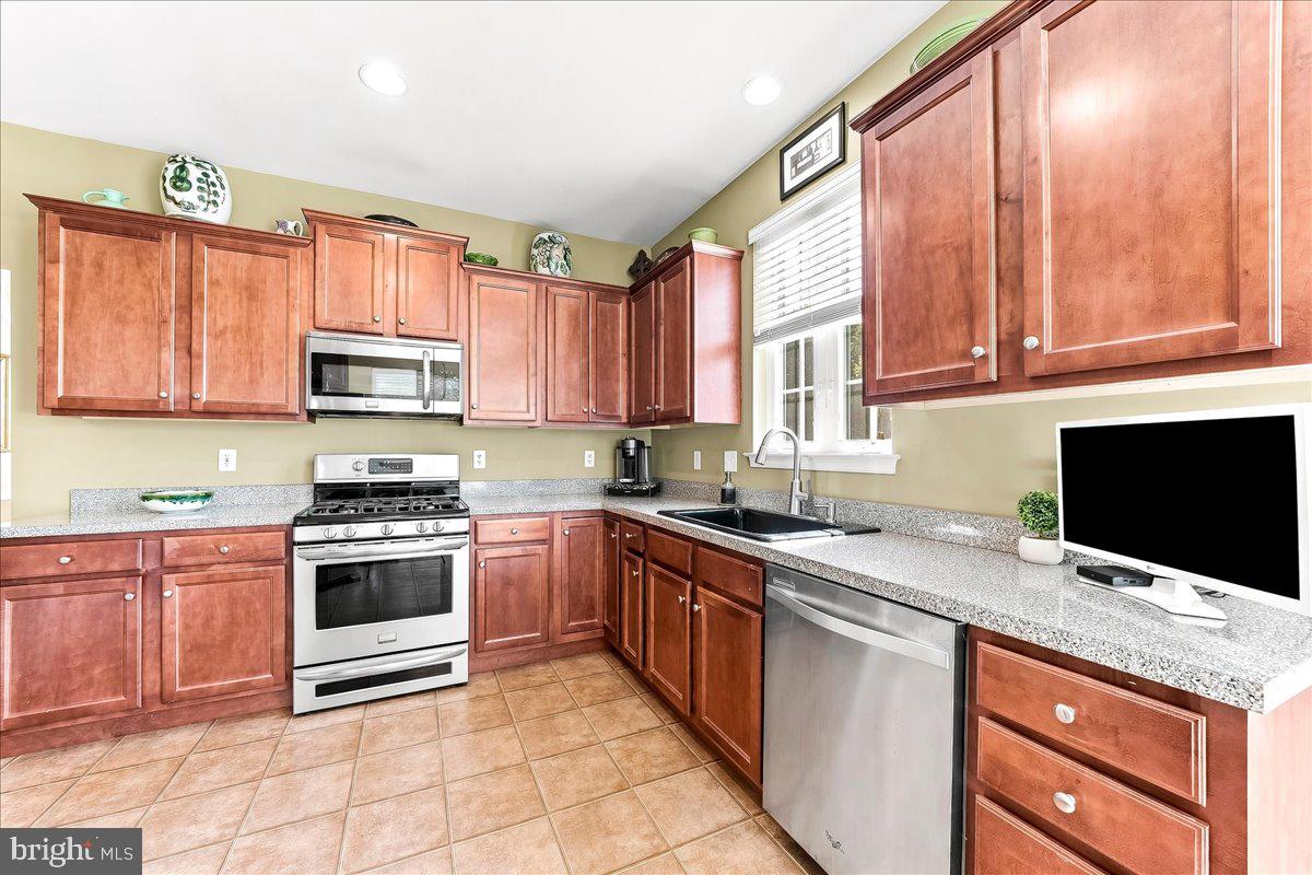 1534 Lexington Way Property Photo 7