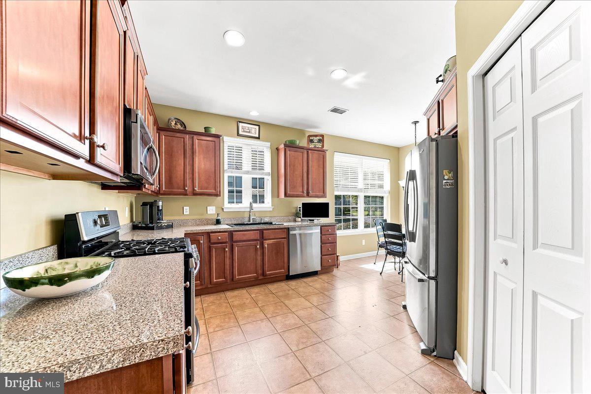 1534 Lexington Way Property Photo 10