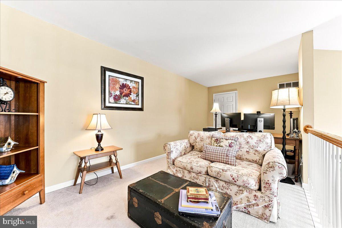 1534 Lexington Way Property Photo 14