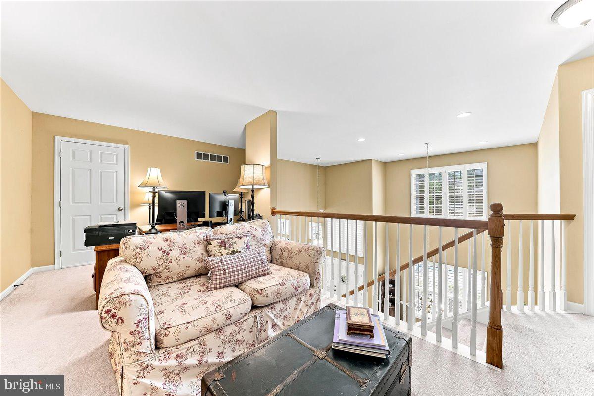 1534 Lexington Way Property Photo 15