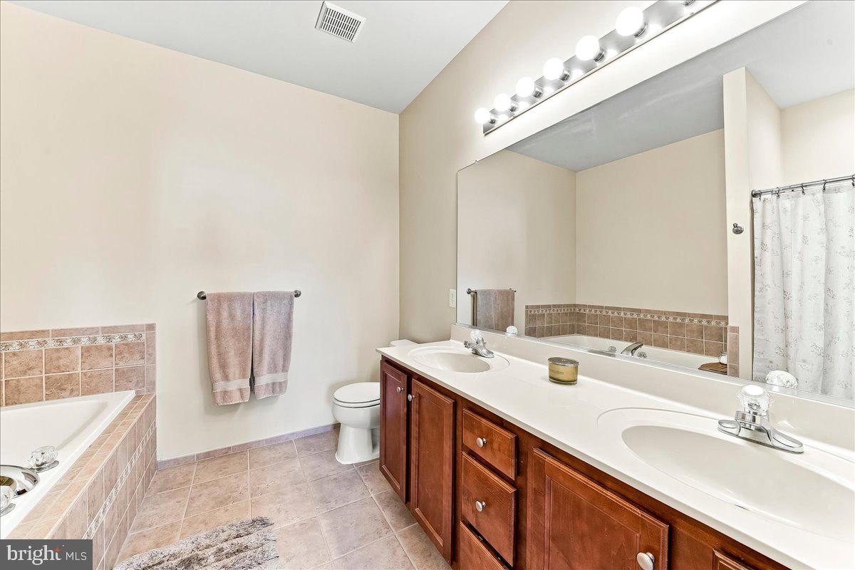 1534 Lexington Way Property Photo 19