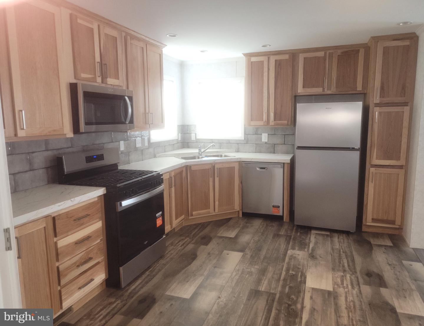 30 Joseph Ave Property Photo 5