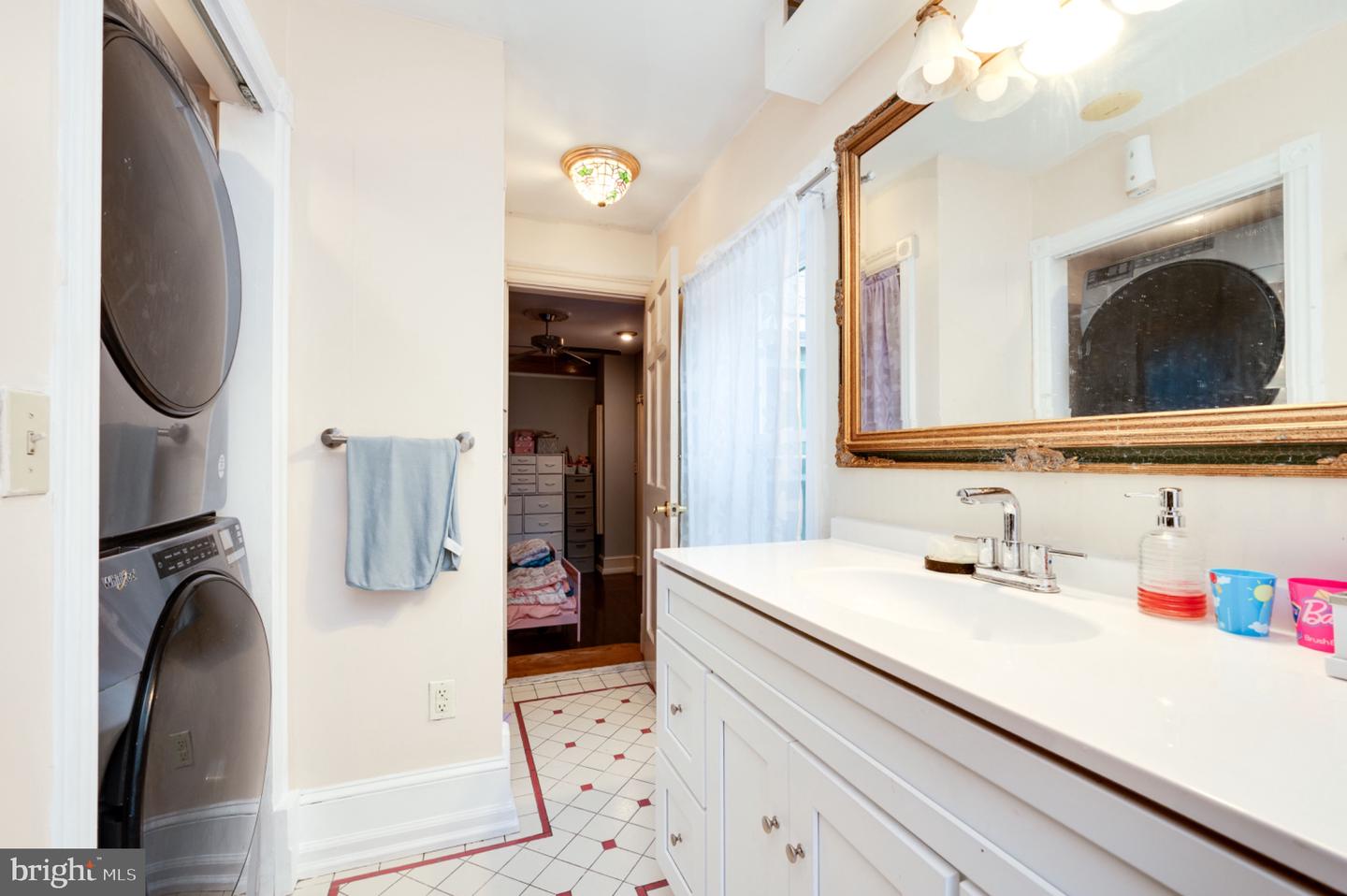 1312 Green St Property Photo 18