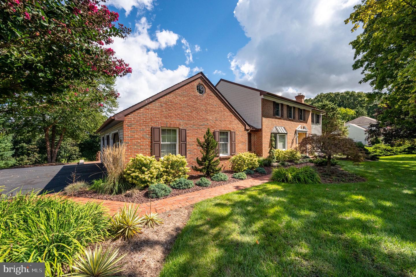 4 Glen Hollow Ct Property Photo 4