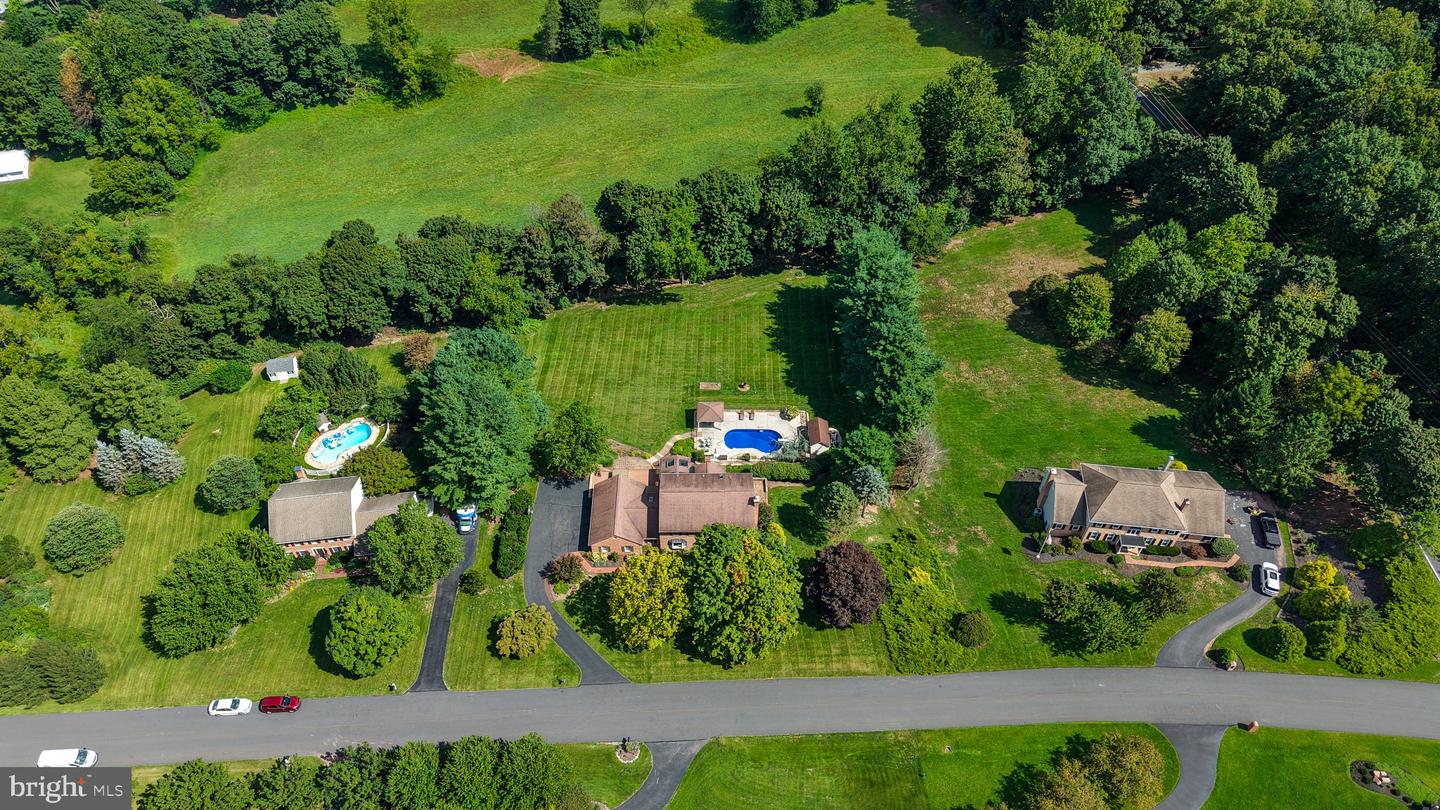 4 Glen Hollow Ct Property Photo 12