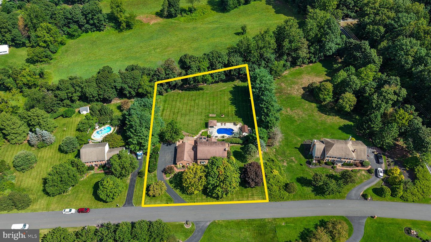 4 Glen Hollow Ct Property Photo 13