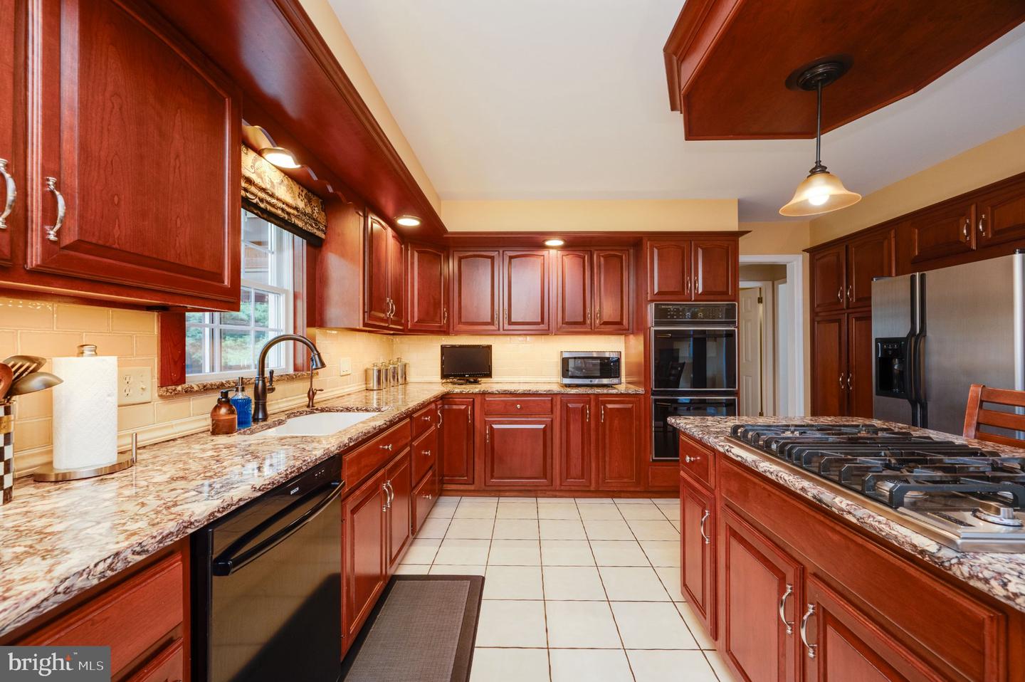 4 Glen Hollow Ct Property Photo 24
