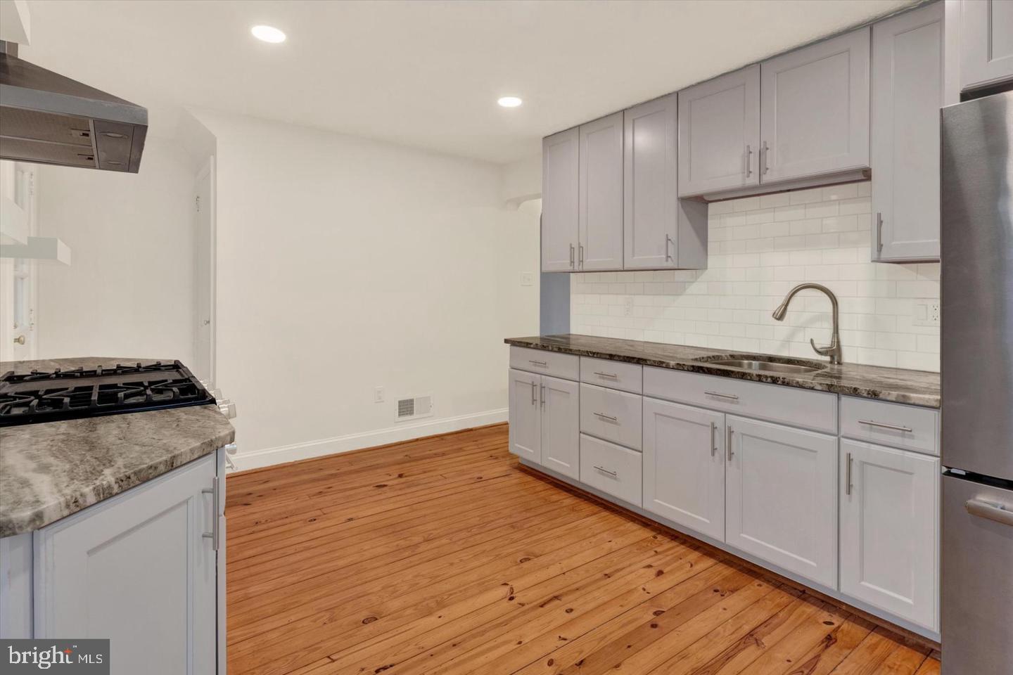 404 Spruce St Property Photo 6