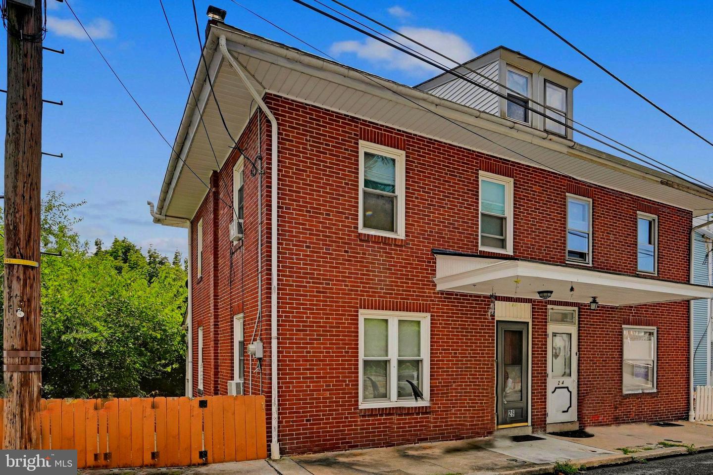 26 E Mohn St Property Photo 1