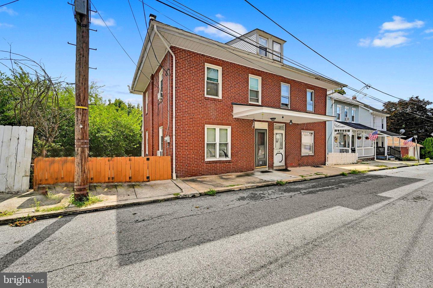 26 E Mohn St Property Photo 3