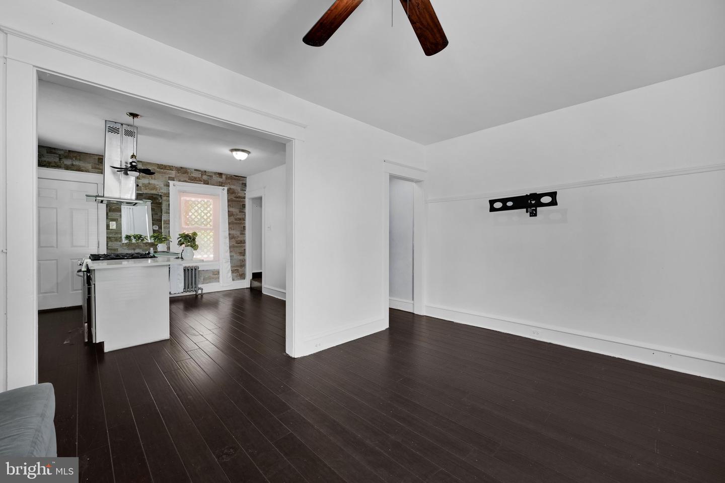 26 E Mohn St Property Photo 5